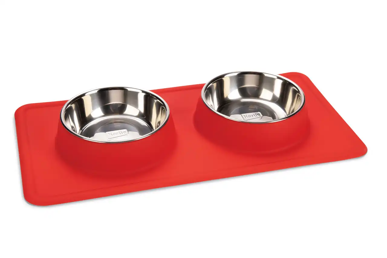 Comedero doble Karlie Diner Set Silikon Dex con base de silicona - 2 x 350 ml, 14 cm de diámetro - Rojo